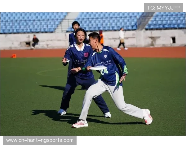 成都飞盘队与南京飞盘队赛后复盘分析力量对比与战术探讨 成都飞盘队与南京飞盘队赛后复盘分析力量对比与战术探讨