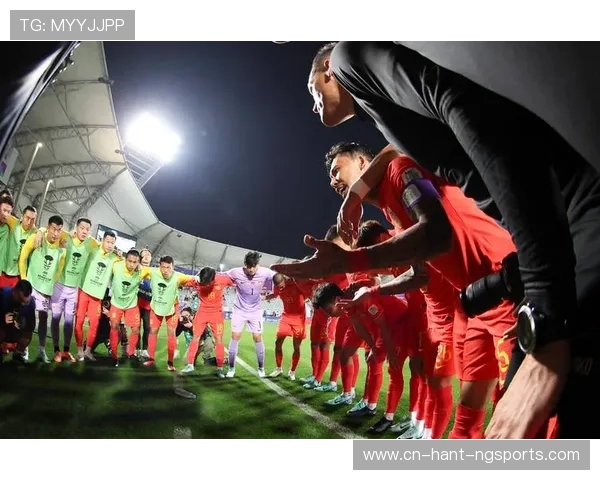 南锡与贝济耶激战正酣双方球员全力以赴争夺胜利 南锡与贝济耶激战正酣双方球员全力以赴争夺胜利